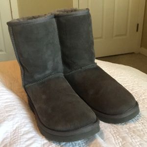 UGG Classic Short Boot